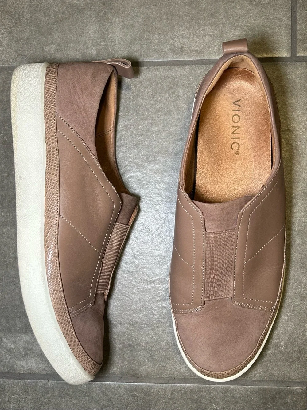 Vionic Zinah Neutral Leather Slip On Casual Comfort Sneakers Womens Shoe Size 10